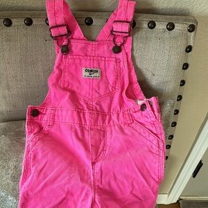 Oshkosh hot pink like new, no flaws Barbie hot pink corduroy overalls.🩷🌸*3